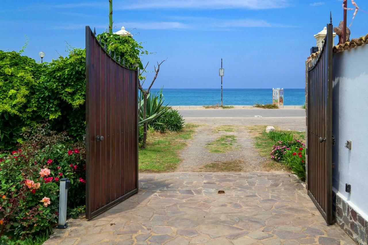 Rumah Saya Campofelice Di Roccella Dış mekan fotoğraf